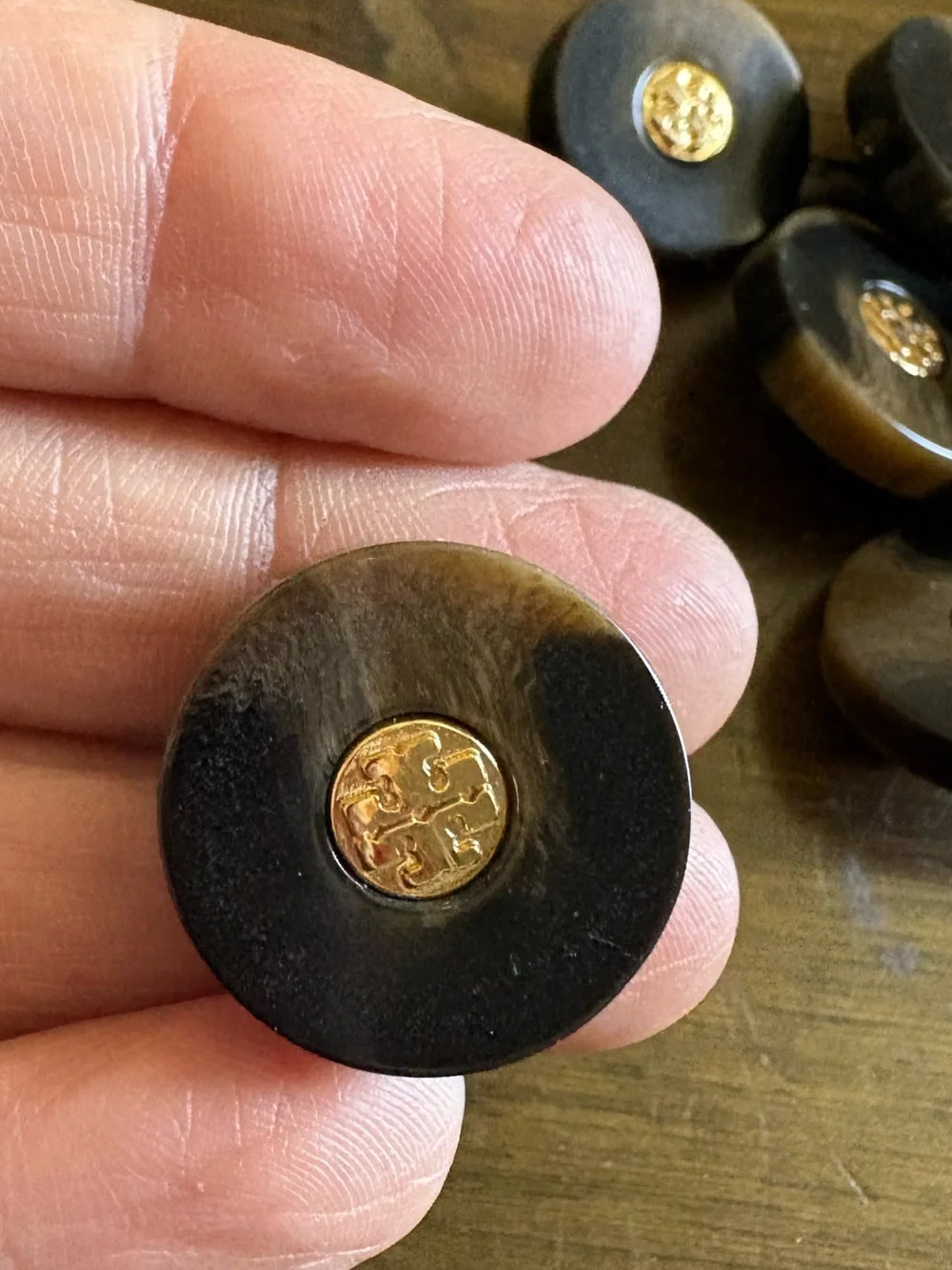 Tory Burch Vintage Buttons 6 Tortoise Gold Logo Brown Resin Plastic Large